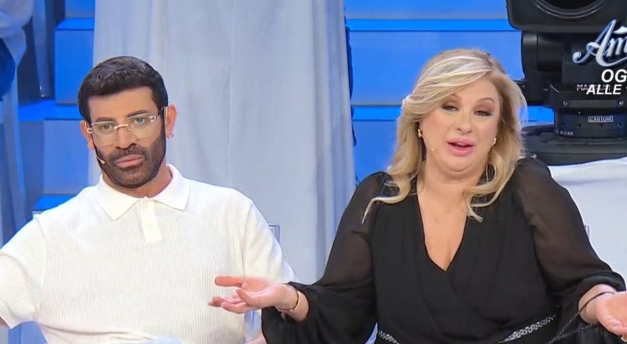 Tina e Gianni vogliono cacciare Mario e Cinzia da UeD, un corteggiatore se ne va