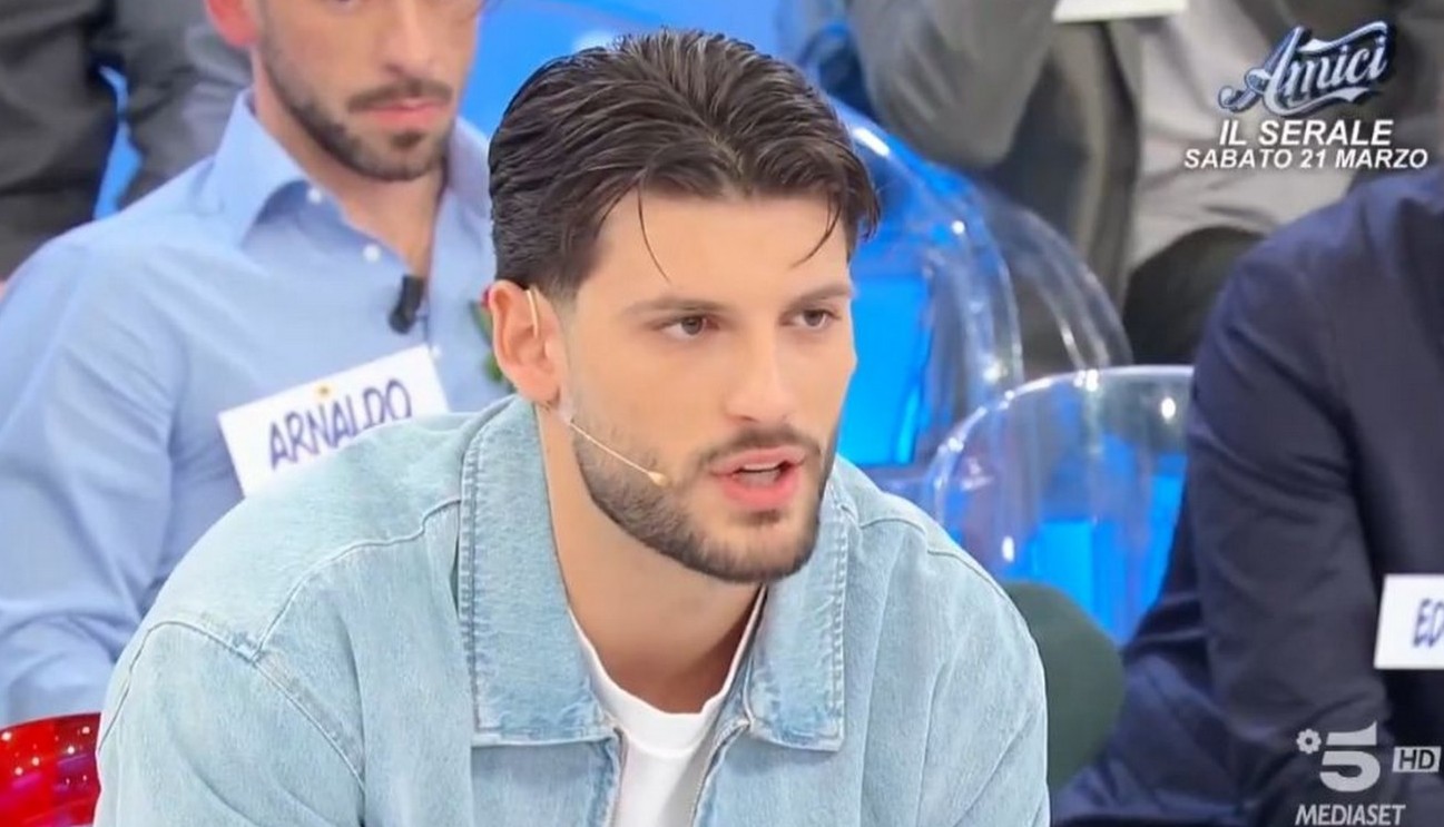 Conoscenze interrotte a UeD, Paola rosica, Ciro Solimeno si sbilancia con una ragazza