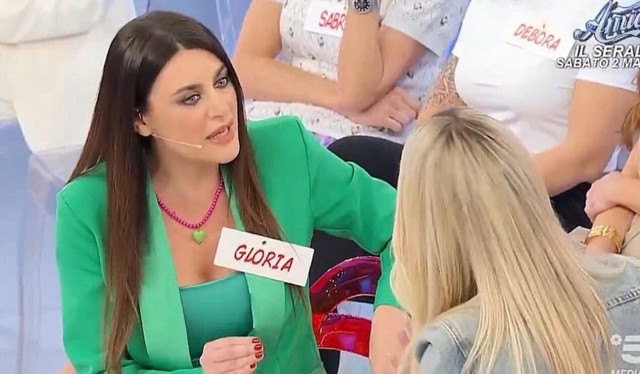 Show tra Gloria Nicoletti e Cristina Tenuta a UeD, pubblico in delirio, Elena sbrocca