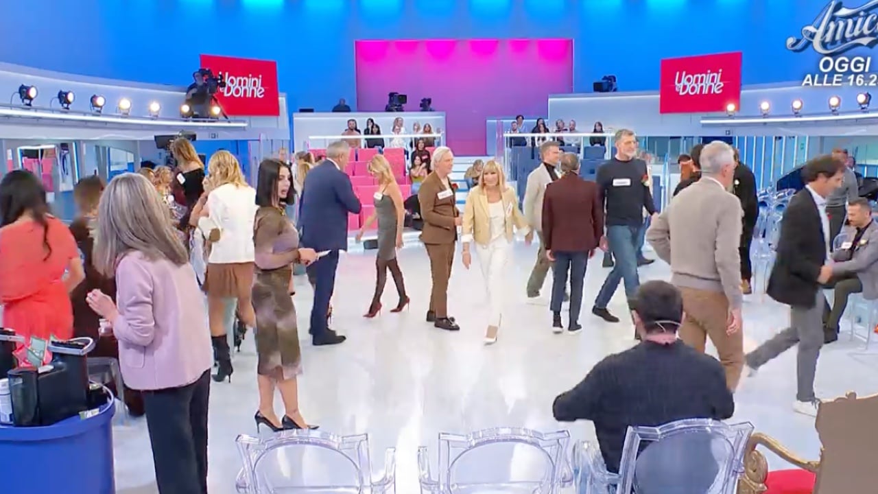 Anticipazioni UeD: due dame ai ferri corti, Cinzia si dichiara, Ciro fa un annuncio