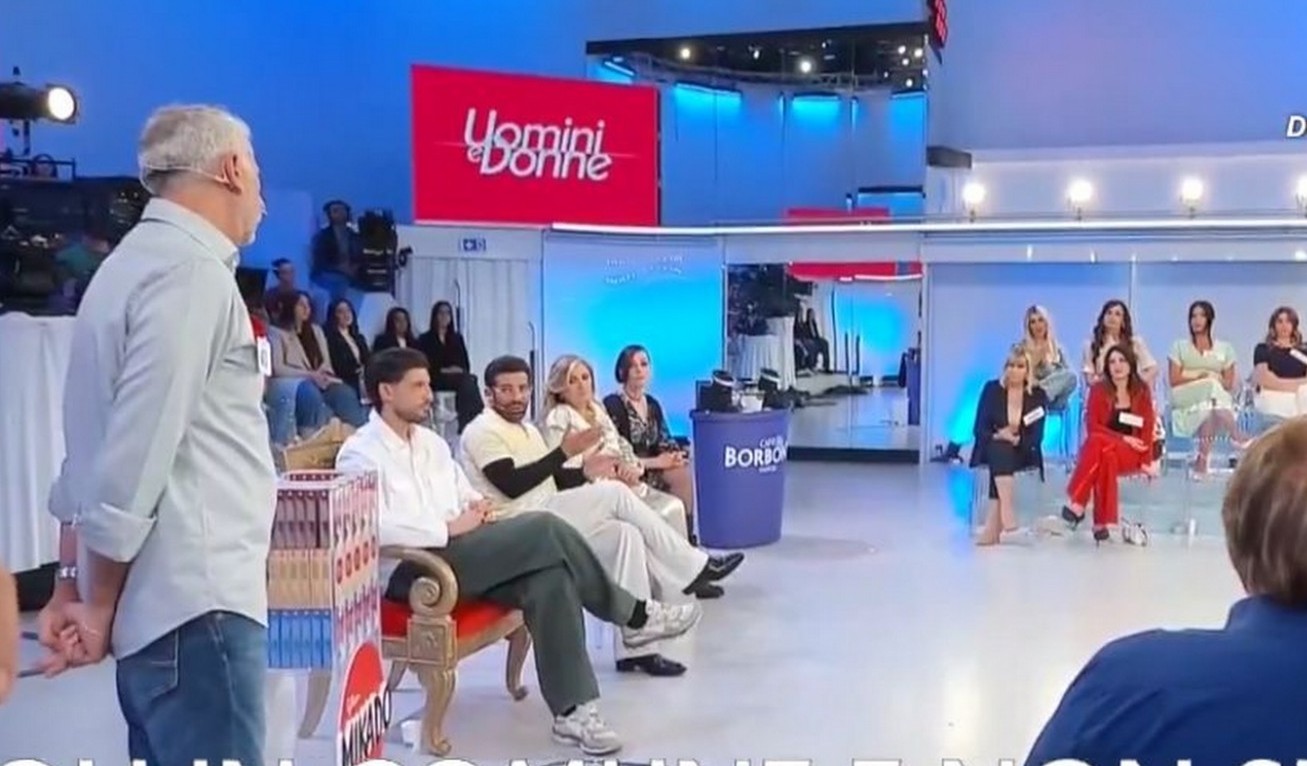Cinzia Paolini e Marco accusati di complotto a UeD, lui va via, lite al Trono Classico