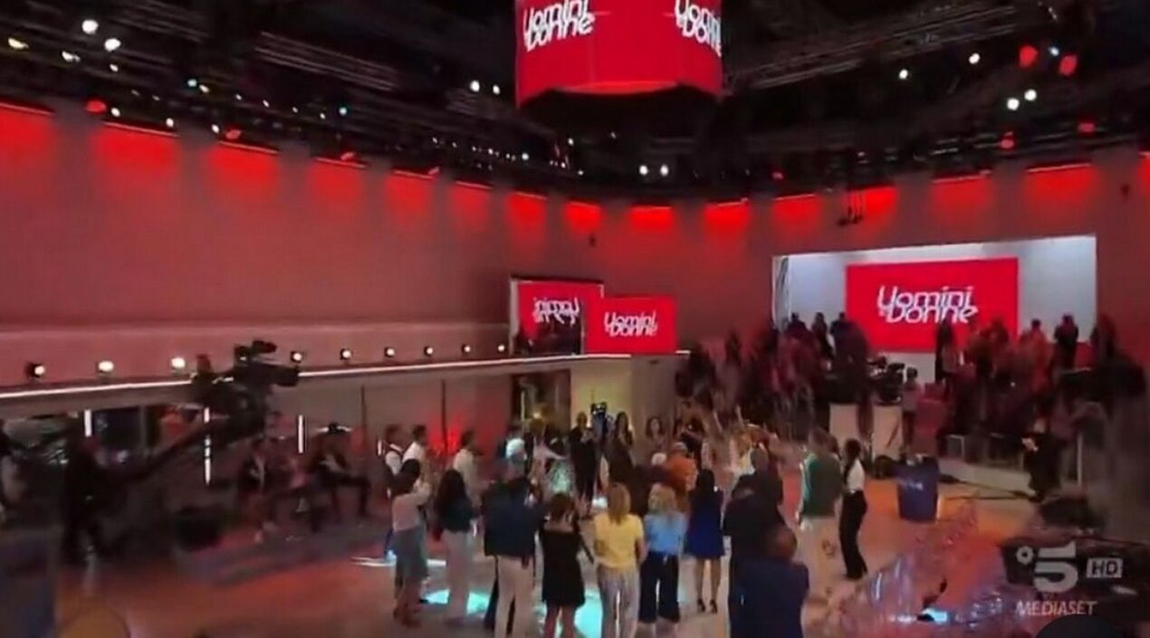 L'ultima puntata di UeD delude i fan: momenti inutili, recap e saltano i saluti