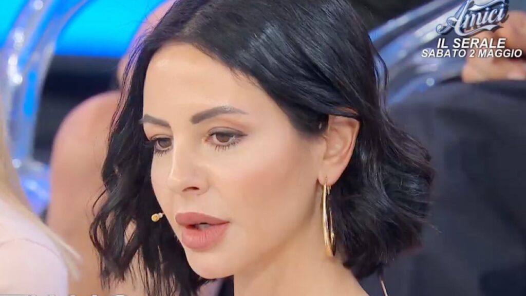 Debora finto crisi Alessio UeD accuse replica