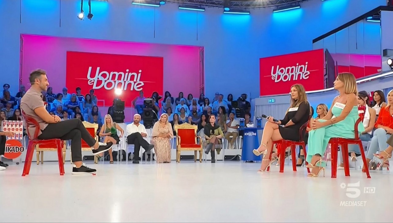 riavvicinamento tra antonio e paola a ued ma poi lei lo gela nuovo cavaliere indigna da Tutto.tv riavvicinamento tra antonio e paola a ued ma poi lei lo gela nuovo cavaliere indigna